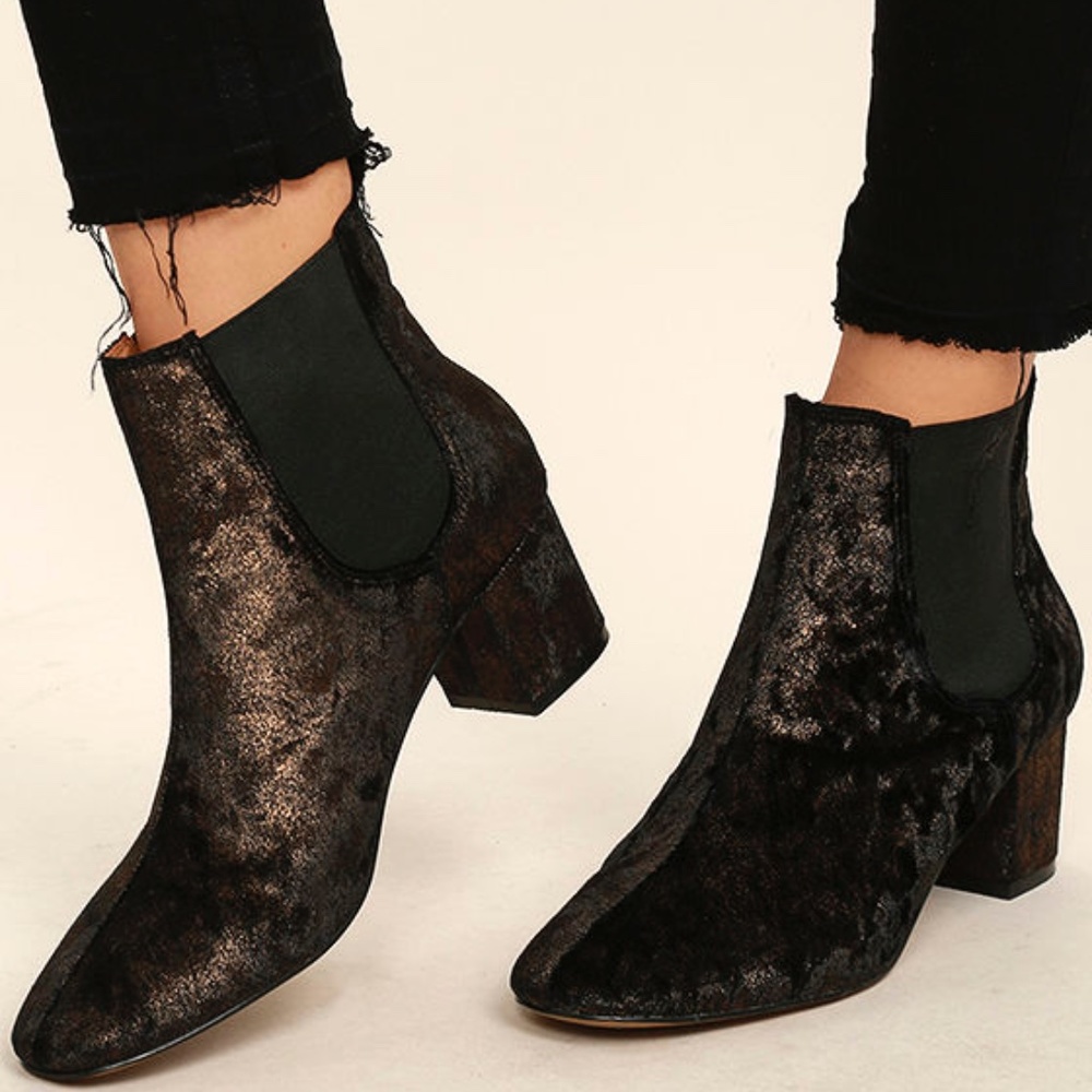 Report Tress Bronze Velvet Ankle Booties Size 8